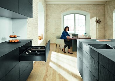 Ящик LEGRABOX pure TIP-ON BLUMOTION (высота N 66,5, глубина 450 мм, до 40 кг), для тонких фасадов, терра-черный