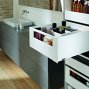 Внутренний ящик LEGRABOX pure TIP-ON BLUMOTION (высота C 177, глубина 450 мм, до 40 кг), белый шелк
